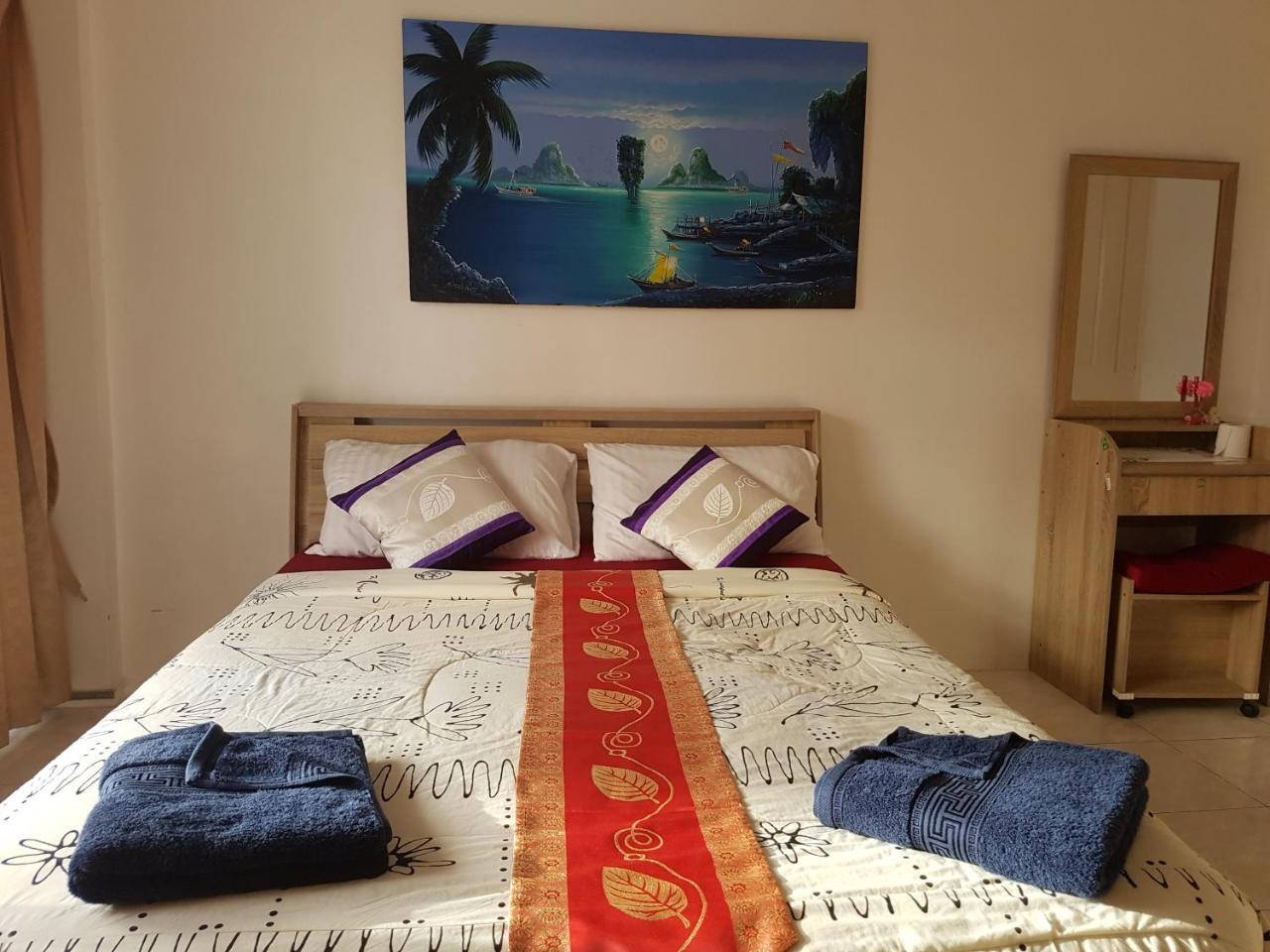 Sunshine Guesthouse Patong Exterior photo